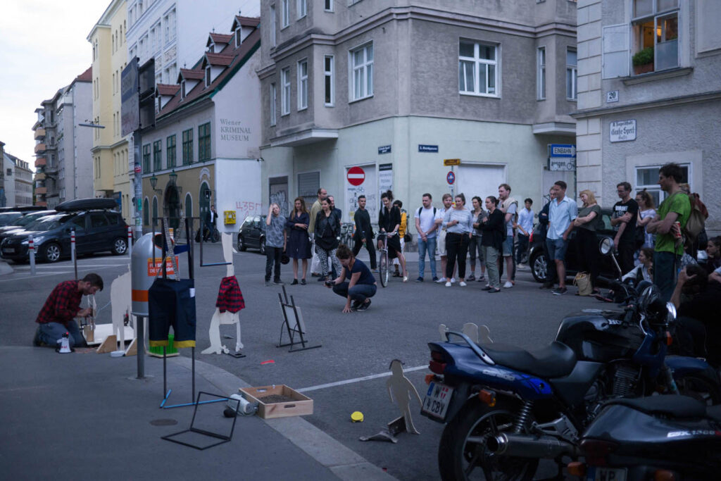 11P1110563